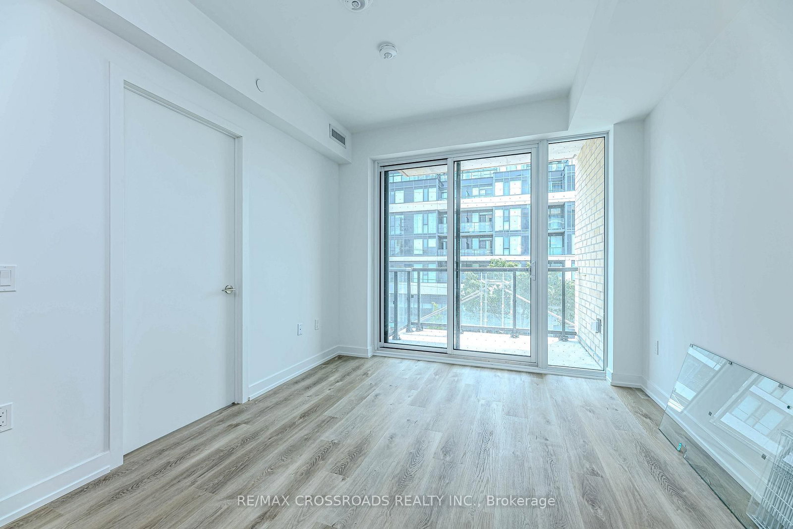 6 Chartwell Road, Unit 304 - Photo 23