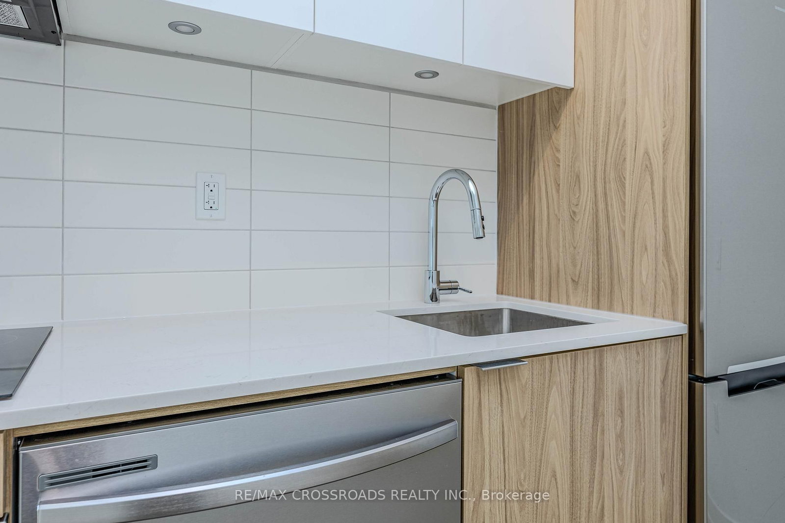 6 Chartwell Road, Unit 304 - Photo 26