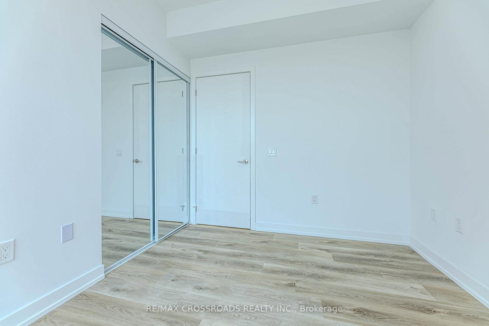 6 Chartwell Road, Unit 304 - Photo 31