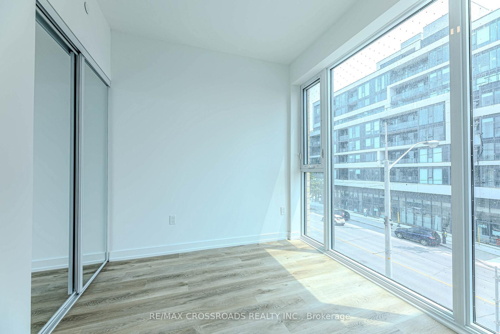 6 Chartwell Road, Unit 304 - Photo 32