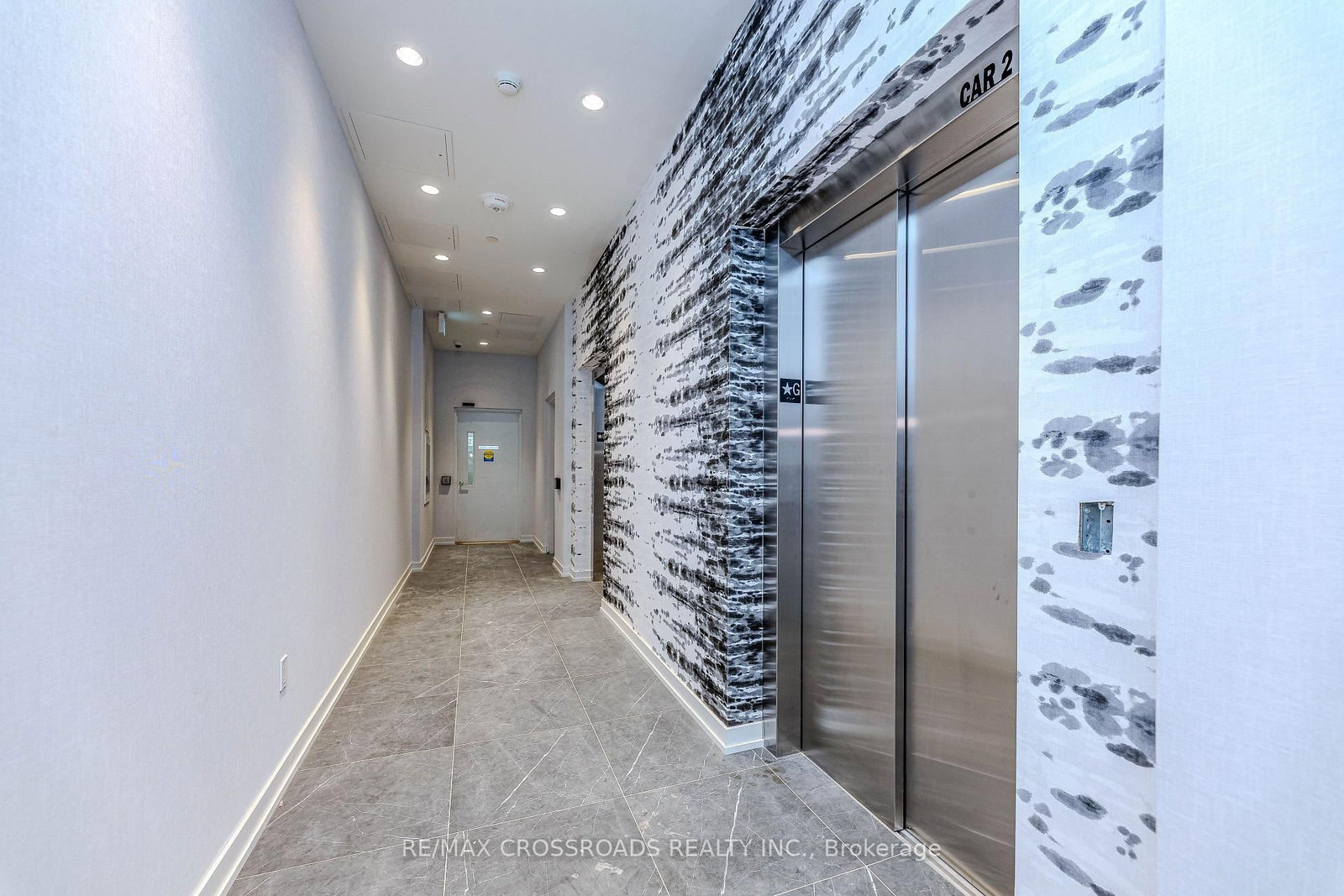 6 Chartwell Road, Unit 304 - Photo 4