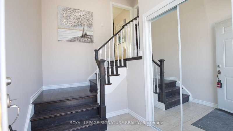 38 Panorama Cres, Brampton, L6S 3T9 | Image 3