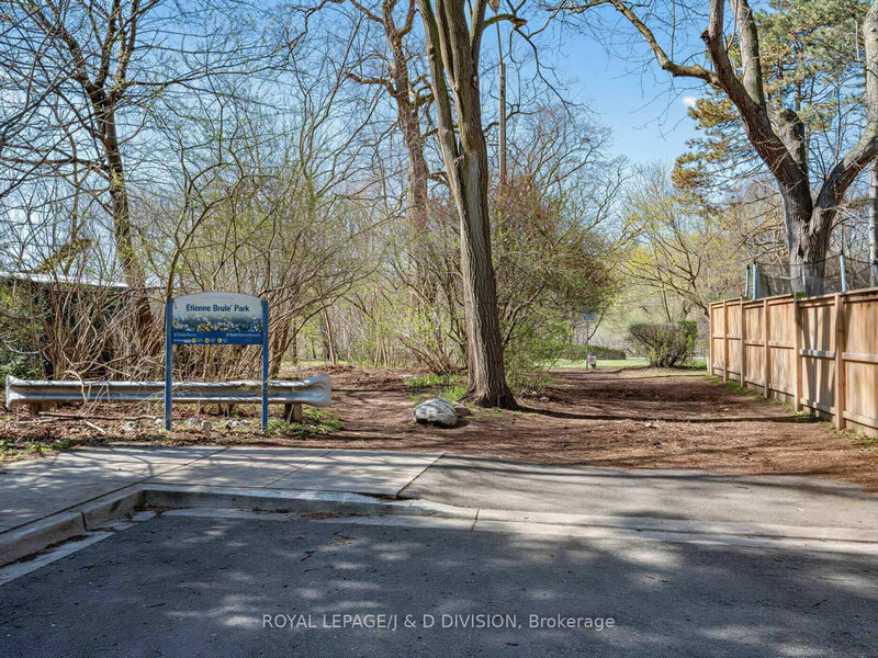 7 Crosby Ave, Toronto, M6S 2P8 | Image 3