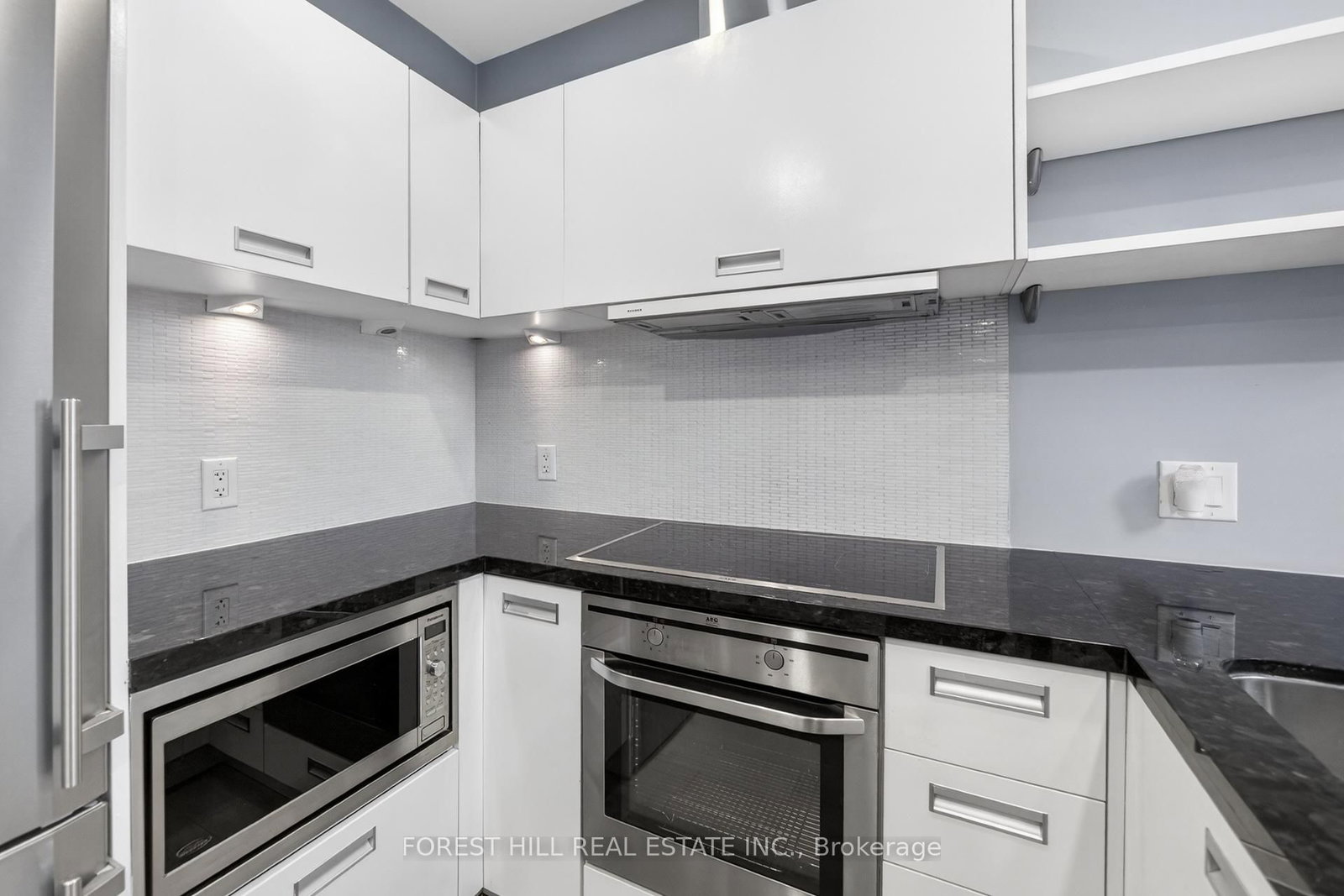 88 Park Lawn Road, Unit 509 - Photo 6