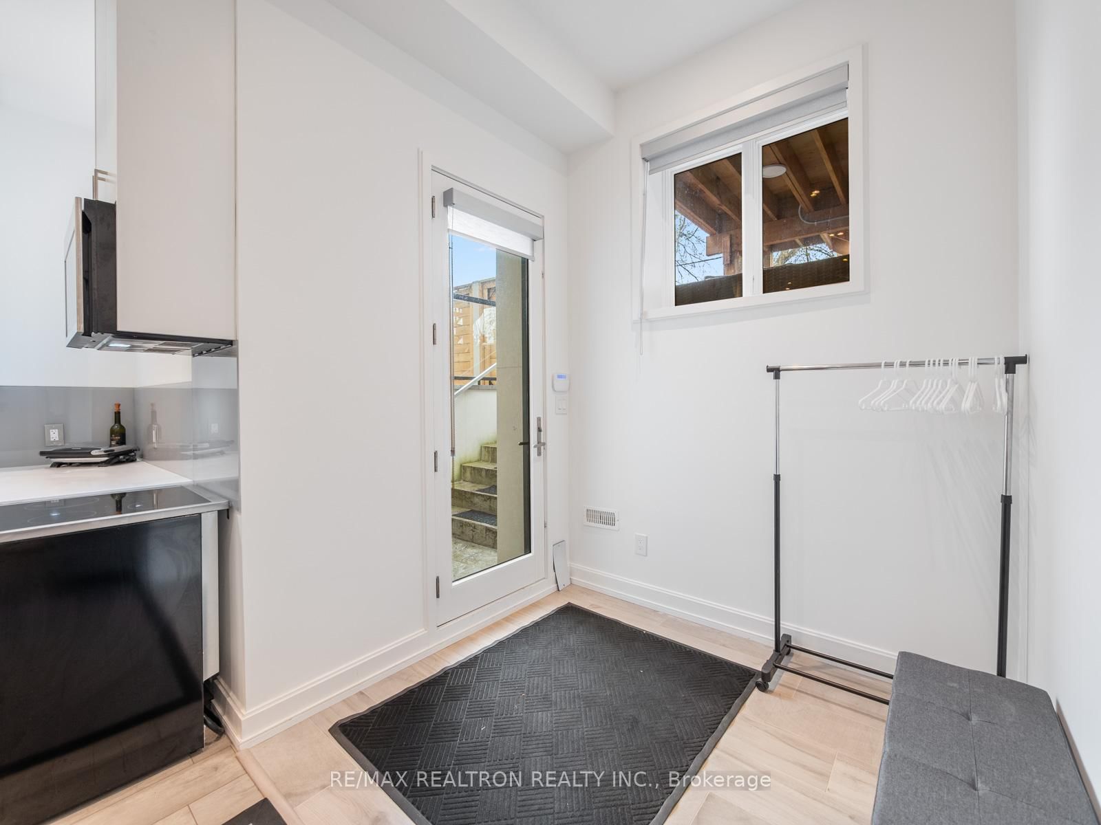 10 Katherine Road, Unit Lower - Photo 10