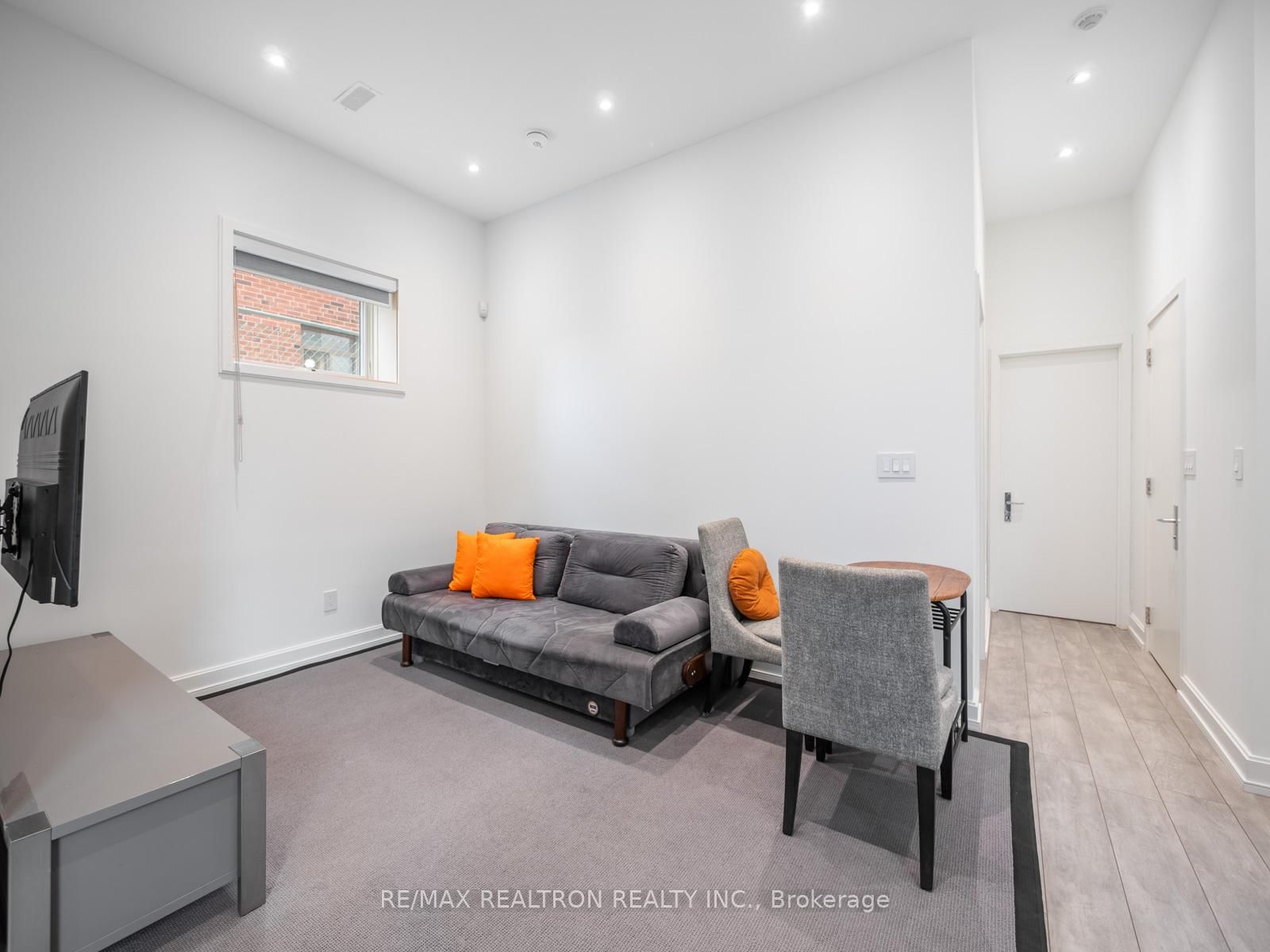 10 Katherine Road, Unit Lower - Photo 12