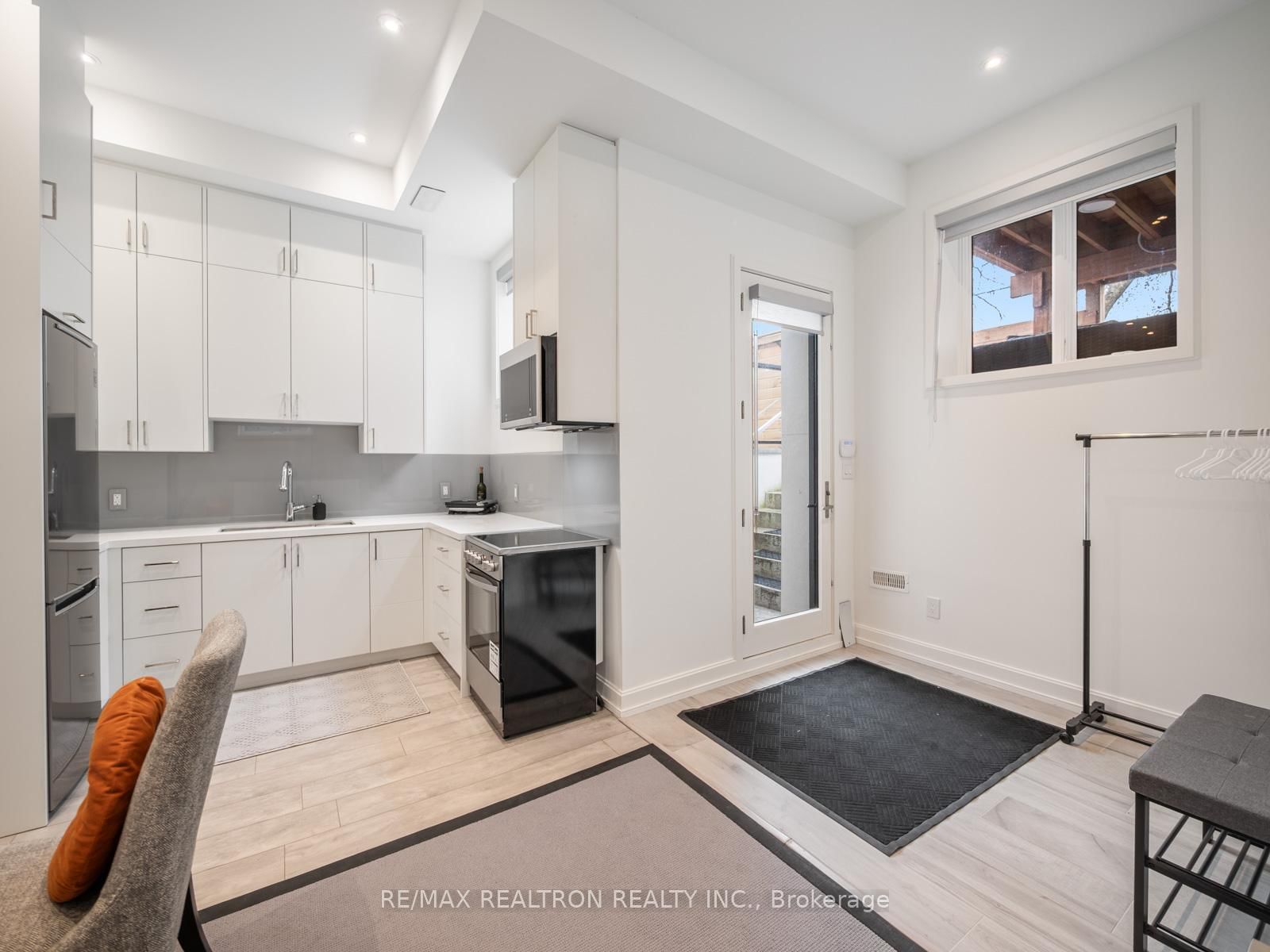 10 Katherine Road, Unit Lower - Photo 19