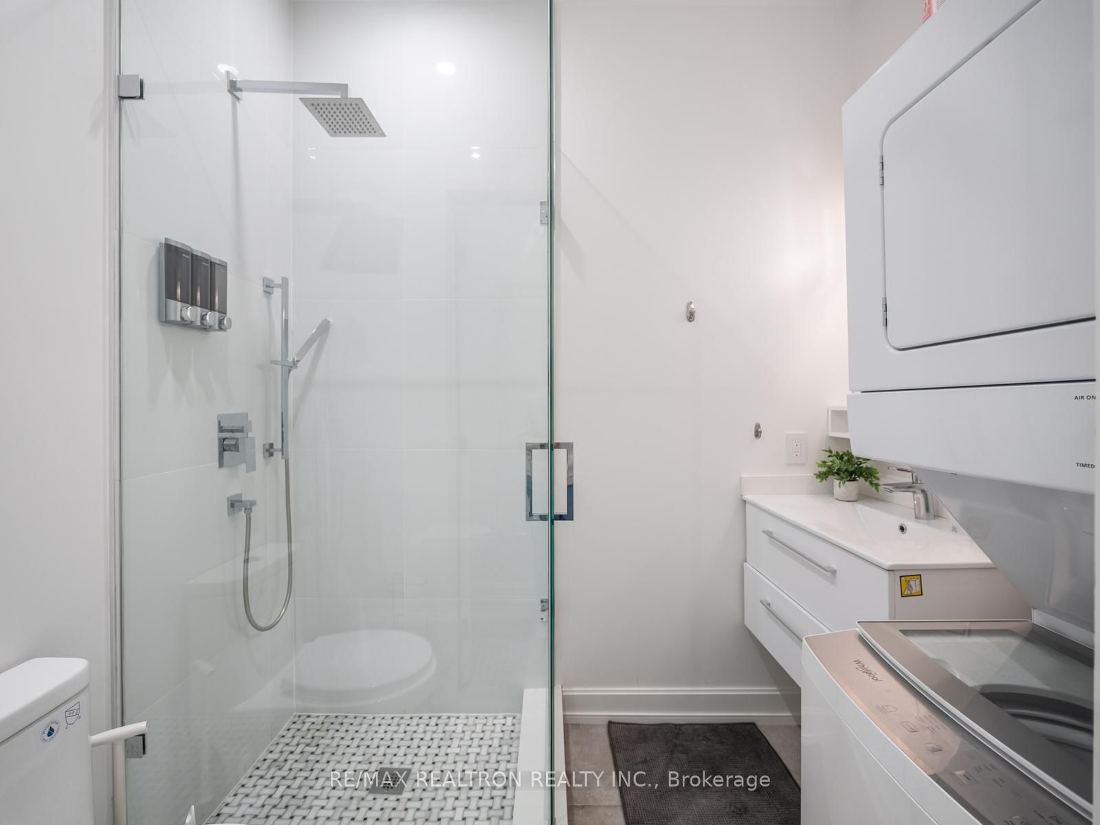 10 Katherine Road, Unit Lower - Photo 29