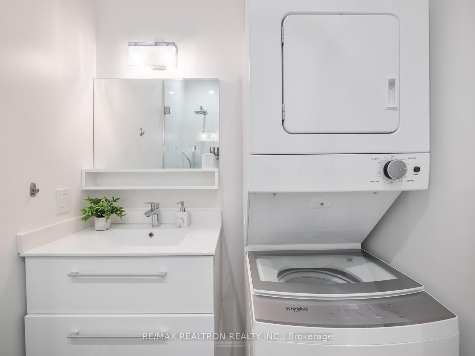 10 Katherine Road, Unit Lower - Photo 31