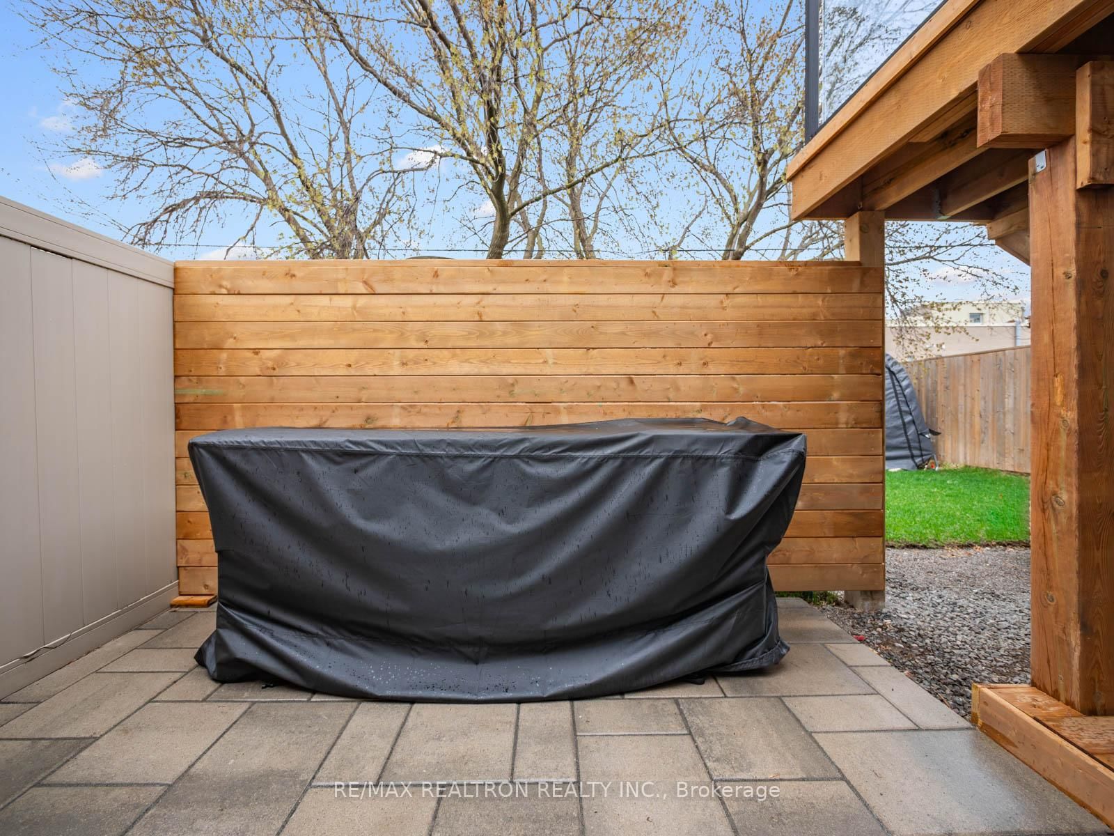 10 Katherine Road, Unit Lower - Photo 32