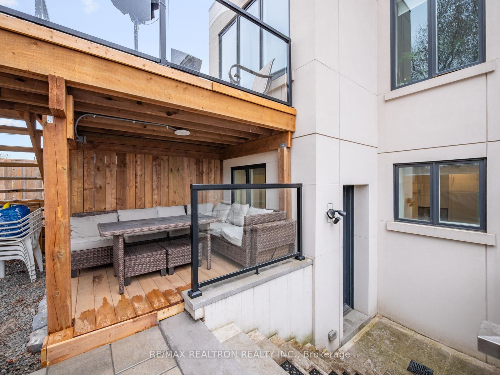 10 Katherine Road, Unit Lower - Photo 7