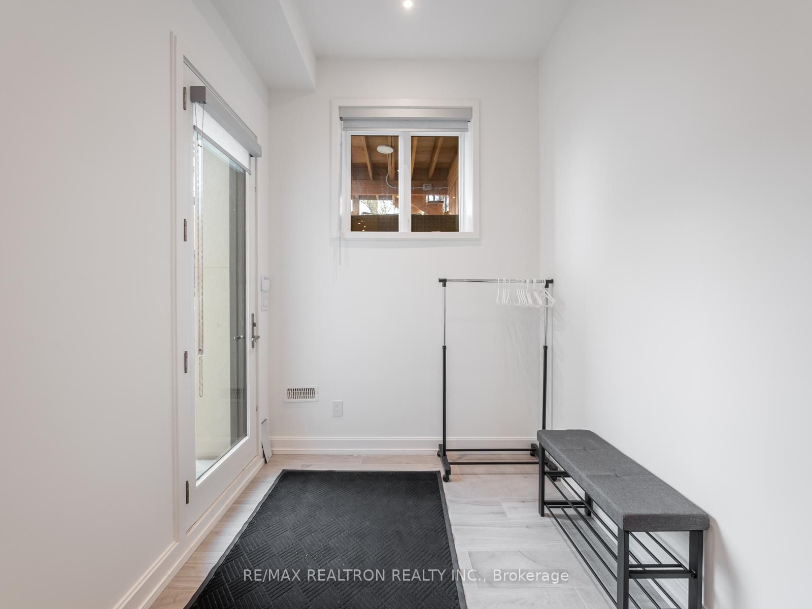 10 Katherine Road, Unit Lower - Photo 9