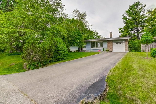 1334 Langdale Crescent