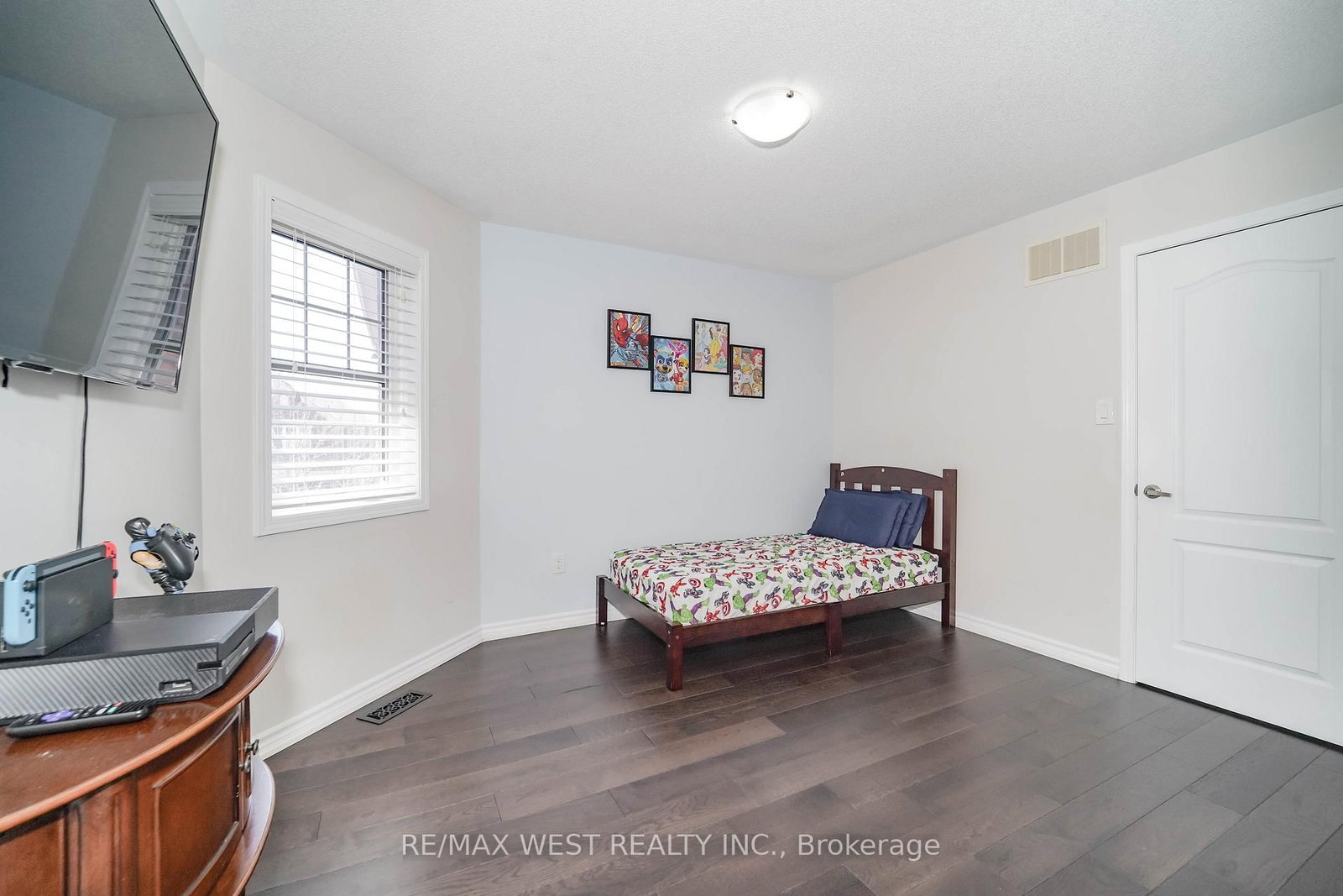 7 Aldersgate Drive - Photo 11