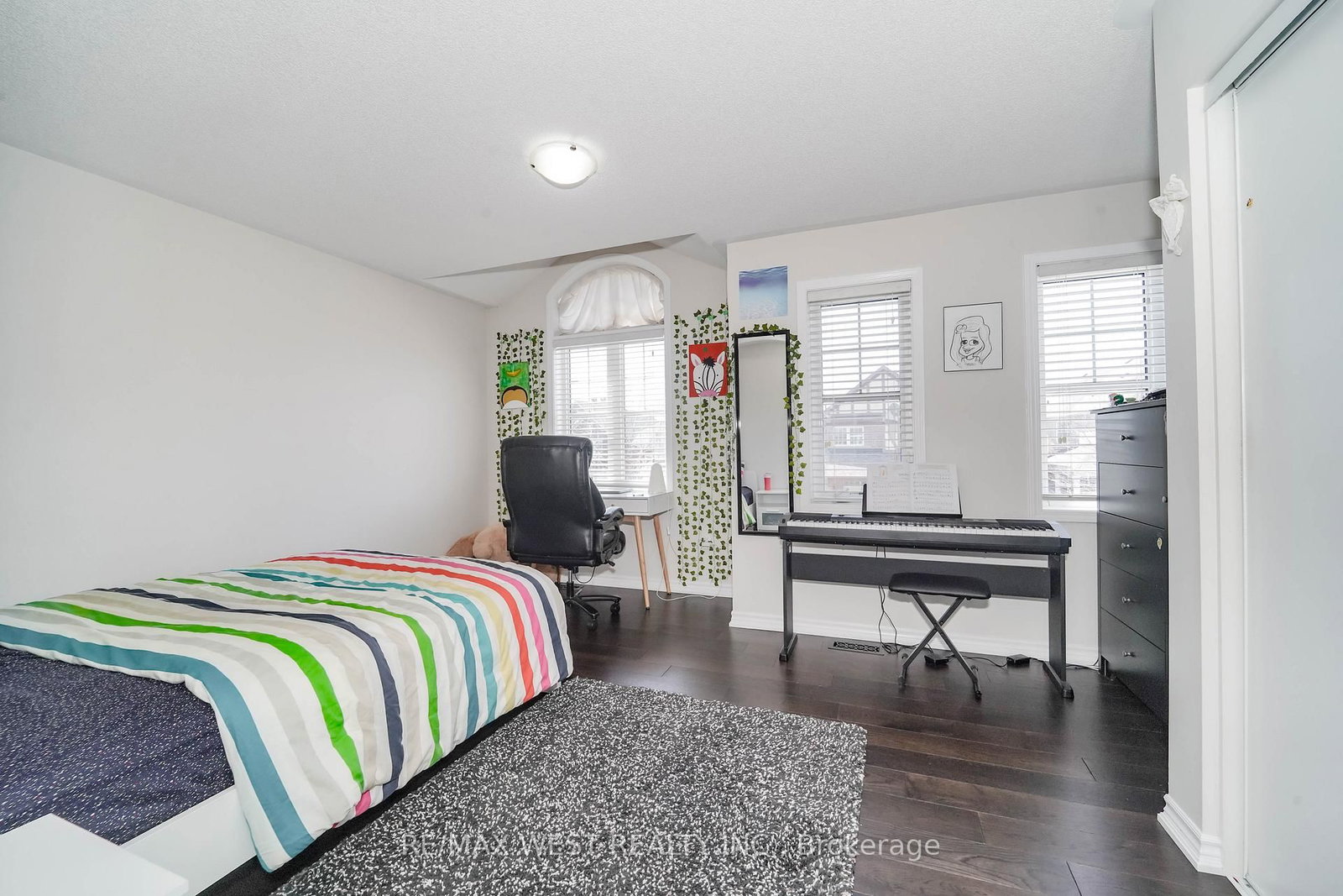 7 Aldersgate Drive - Photo 12