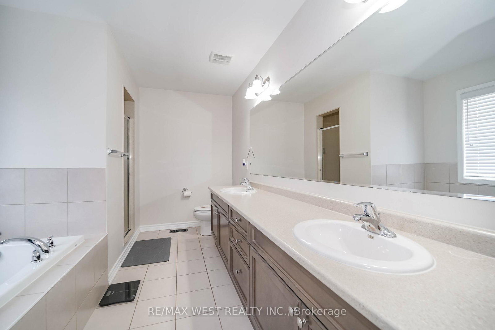 7 Aldersgate Drive - Photo 8