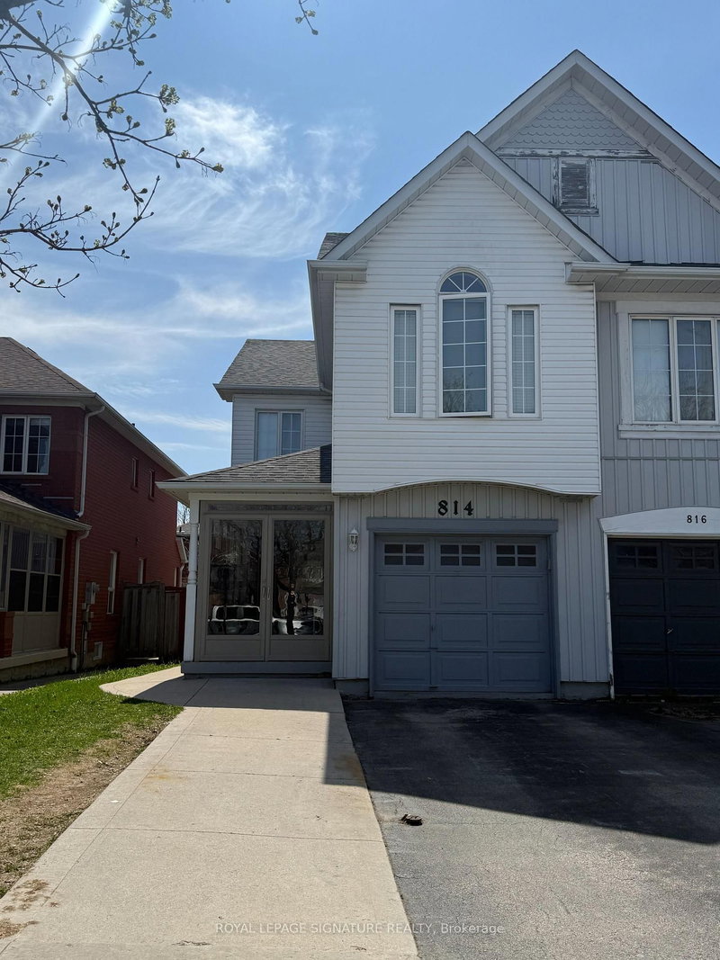 814 Golden Farmer Way, Mississauga, L5W 1A7 | Image 2
