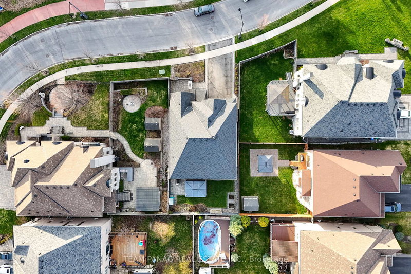 39 Dalmeny Dr, Brampton, L6X 2Y4 | Image 3