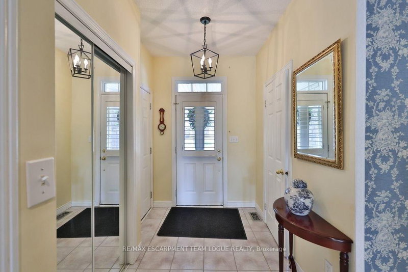 2148 Greenway Terr, Burlington, L7M 4L1 | Image 3