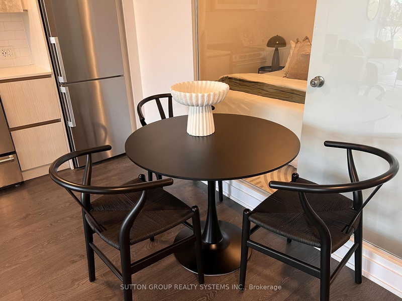 317 - 251 Manitoba St, Toronto, M8Y 0C7 | Image 3