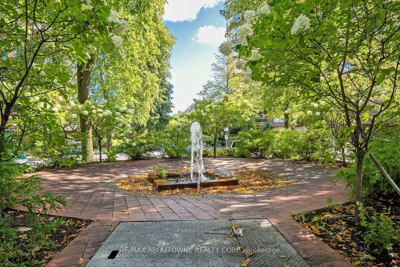 706 - 1901 Pilgrims Way, Oakville, L6M 2W9 | Image 3