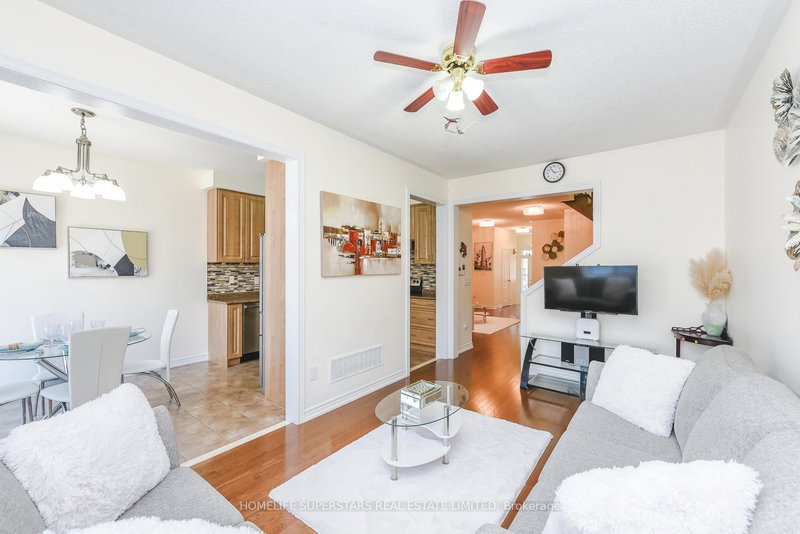 16 Altura Way, Brampton, L6P 4A1 | Image 2