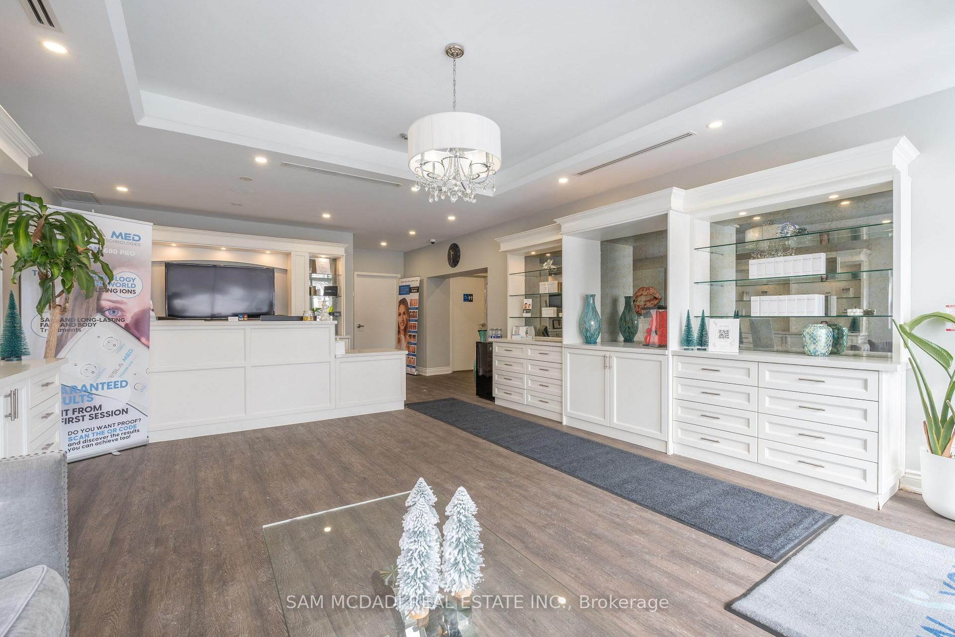 1651 Lakeshore Road W