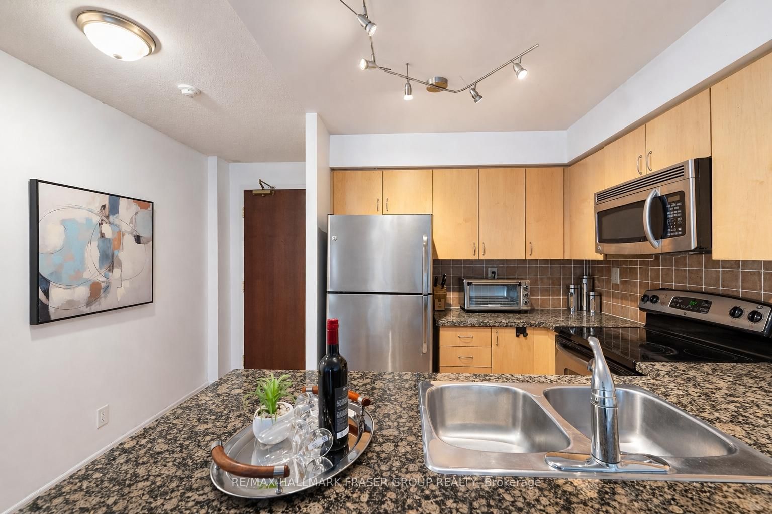 5 Michael Power Place, Unit 905 - Photo 16