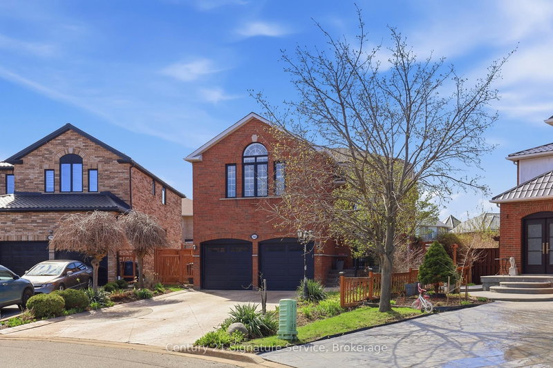 784 Avonshire Crt, Mississauga, L5V 2P2 | Image 2