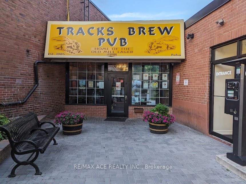 60 Queen Street E - Photo 2