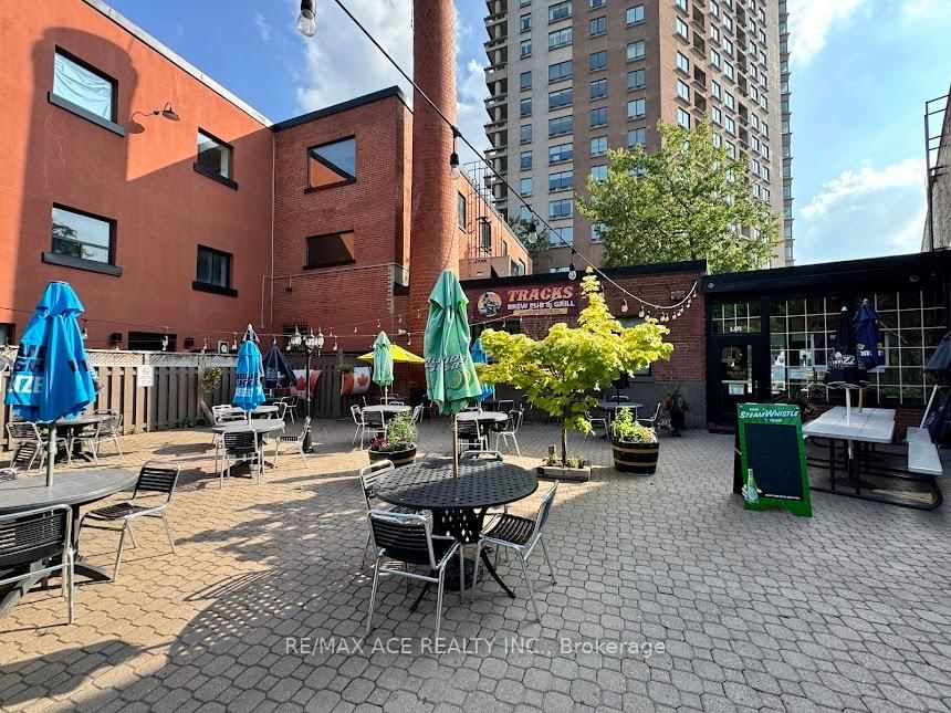 60 Queen Street E - Photo 4