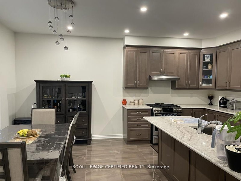 9 Affusion Rd E, Brampton, L7A 0H1 | Image 3