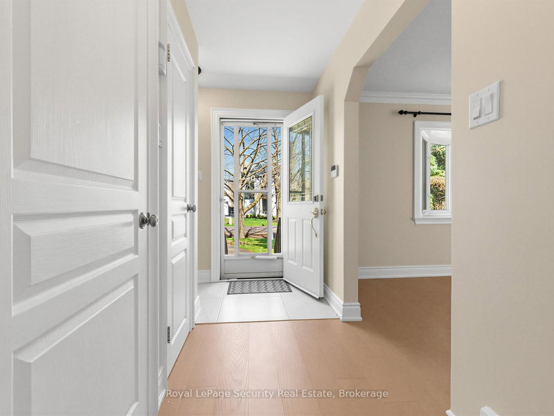 50 Wilmar Rd, Toronto, M9B 3S1 | Image 2