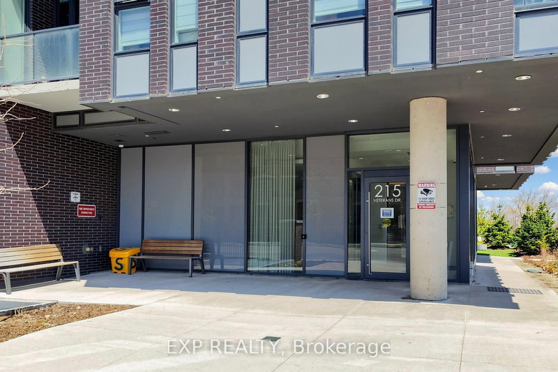215 Veterans Dr, Brampton, L7A 4S6 | Image 3