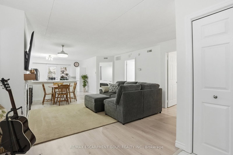 207 - 4003 Kilmer Dr, Burlington, L7M 4M1 | Image 3