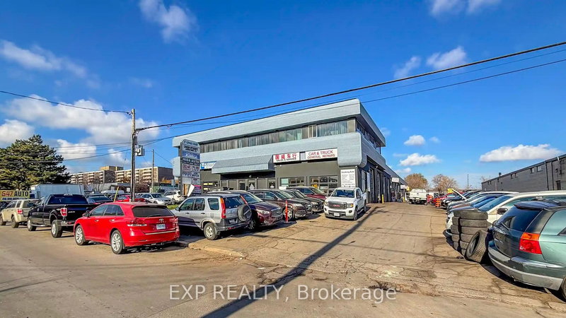 2A - 12 Lepage Crt, Toronto, M3J 1Z9 | Image 2