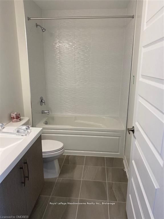 121 - 1105 Leger Way, Milton, L9T 1K7 | Image 3