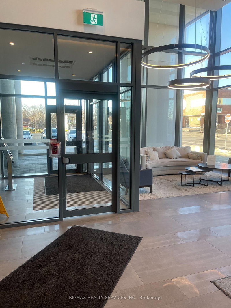 203 - 15 Lynch St, Brampton, L6W 0C7 | Image 2