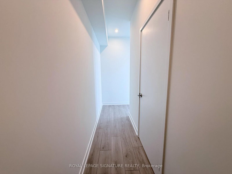 1311 - 1 Fairview Rd, Mississauga, L5A 0B4 | Image 2