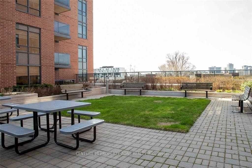 60 Heintzman Street, Unit 215 - Photo 23