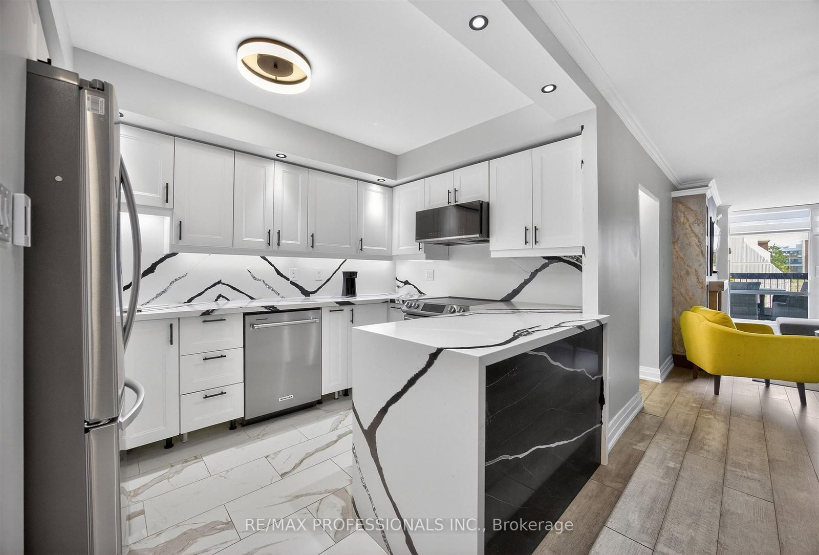366 The East Mall, Unit 209 - Photo 4