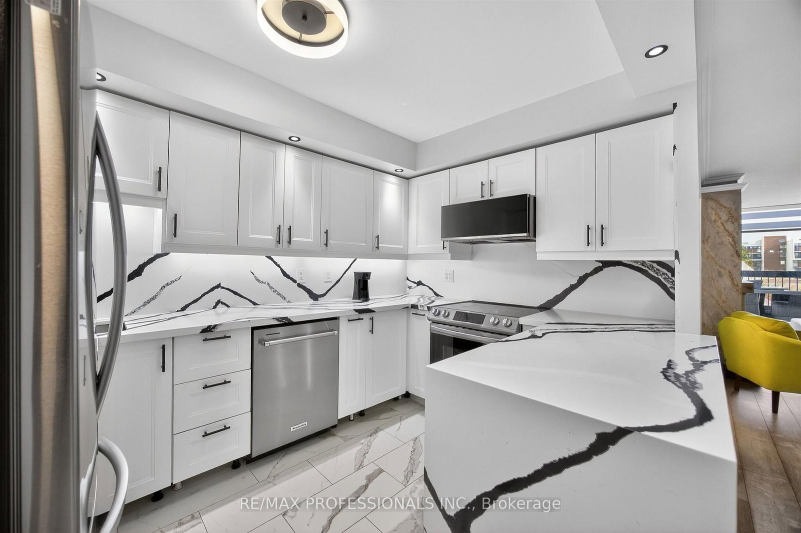 366 The East Mall, Unit 209 - Photo 6