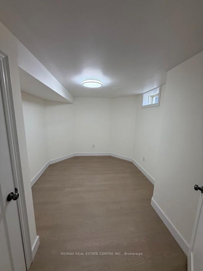 Lower - 3874 Manatee Way, Mississauga, L5M 6P7 | Image 2