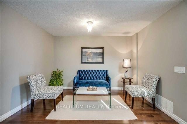 Upper - 548 Garden Walk - Photo 2