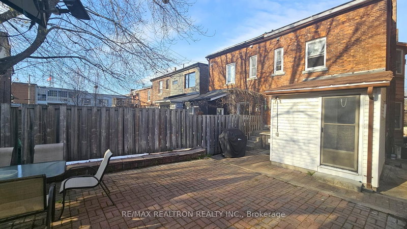 318 Westmoreland Ave, Toronto, M6H 3A5 | Image 2