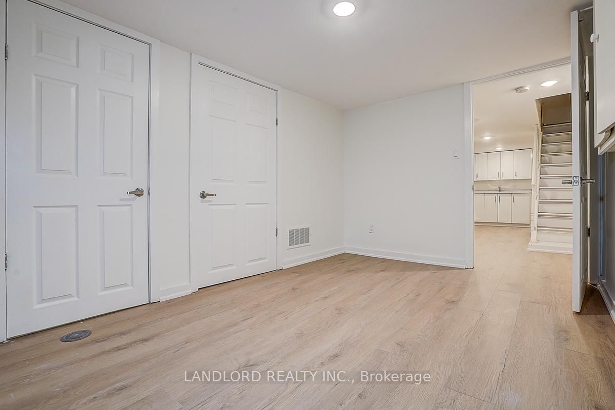 96 Wiltshire Avenue, Unit Lower - Photo 16