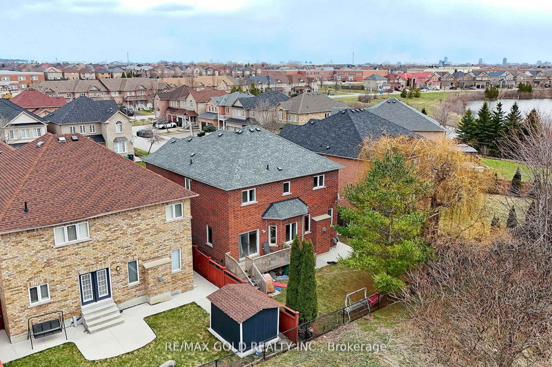 16 Cottontail Rd, Brampton, L7A 3R3 | Image 3