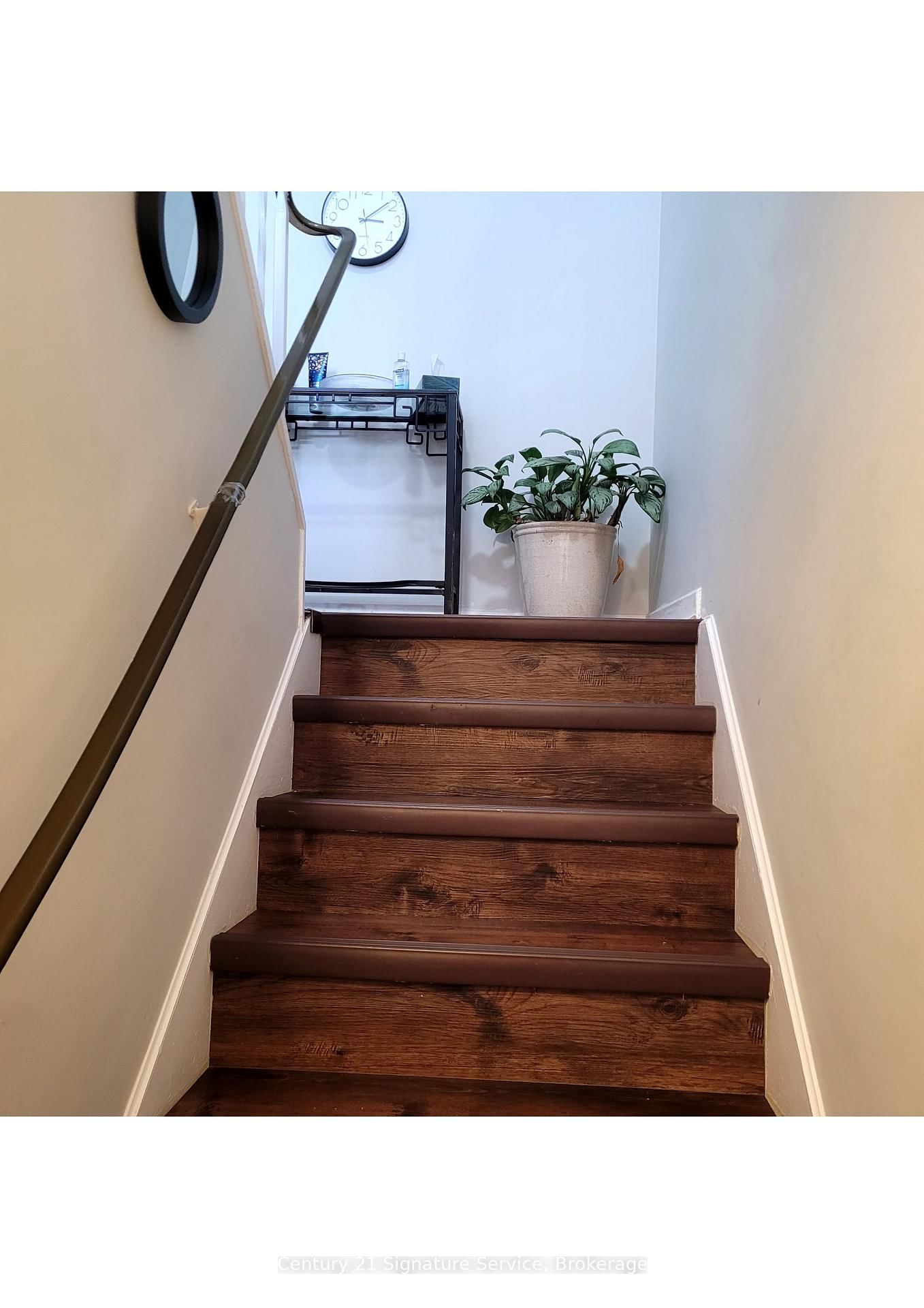 1374 Charles Drive, Unit Upper - Photo 14