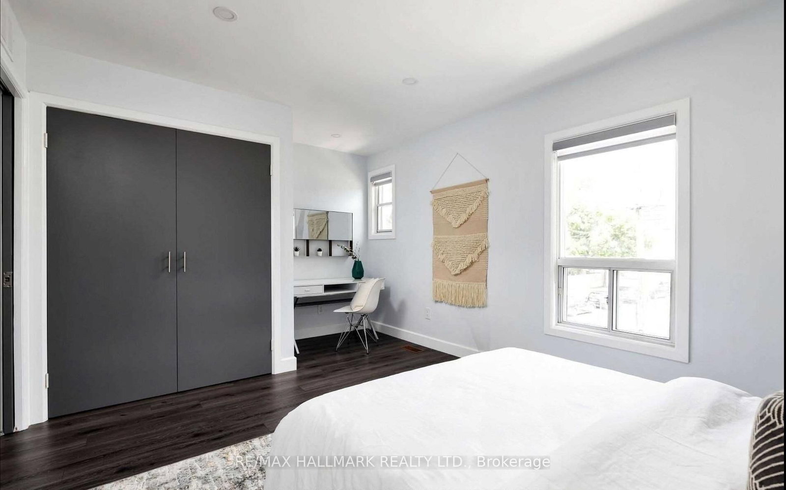 16 Brock Avenue - Photo 13