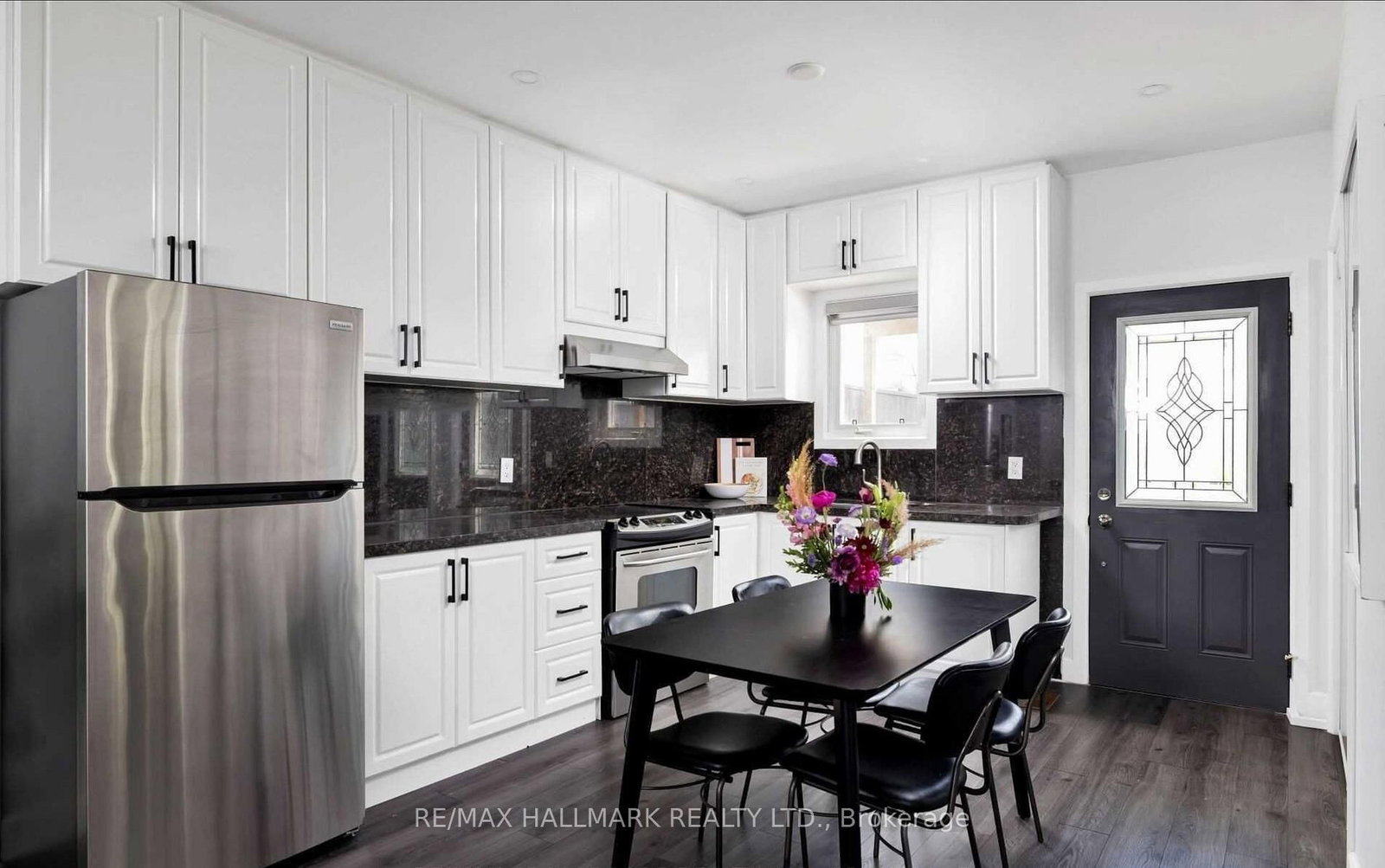 16 Brock Avenue - Photo 8